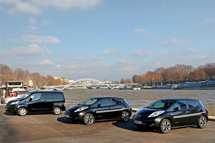 Au Royaume-Uni, les Nissan LEAF et e-NV200 électriques intégrés à différentes flottes de taxis ont déjà parcouru plus de 3 millions de miles