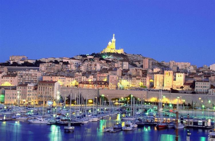 Transport, industrie pétrochimique et activité portuaire : le trio fait passer Marseille en tête de la ville la plus polluée de France