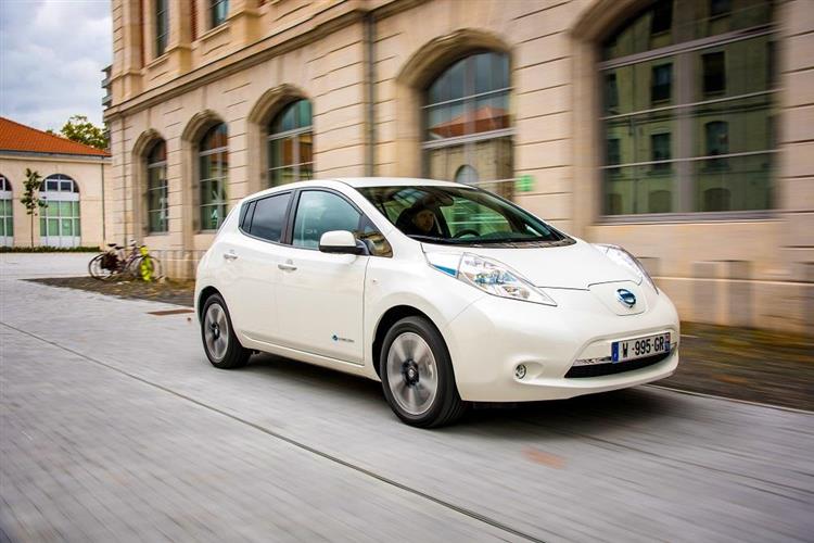 Grâce à sa nouvelle batterie 30 kWh offrant une autonomie réelle de 200 km, la compacte Nissan LEAF double ses ventes en avril