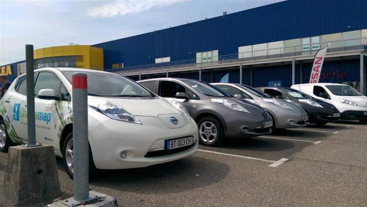En 2015, le Nissan Electrique Tour avait déjà étape sur le parking de l’enseigne Ikea située à Strasbourg
