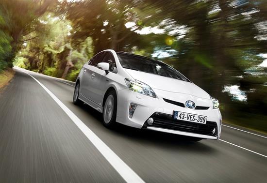 Troisième au hit-parade des ventes de voitures hybrides au premier semestre, la Toyota prius bénéficie d’un bonus minimal de 2 800 euros et d’une TVS réduite de 178 euros pour les professionnels