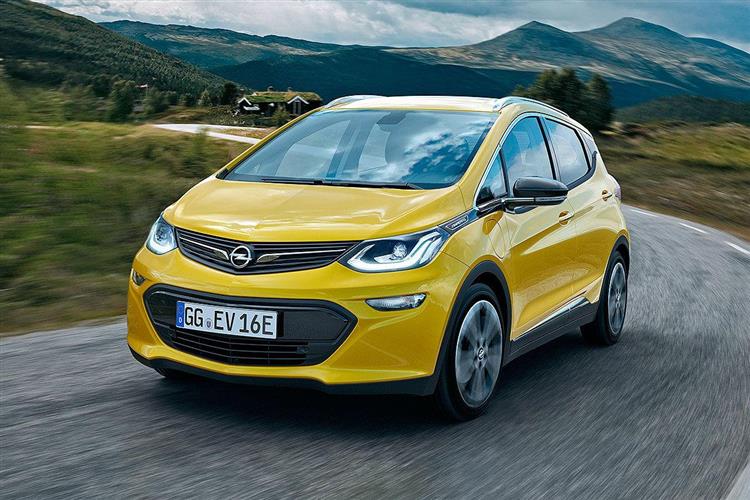 Premier modèle 100 % électrique de la firme de Rüsselsheim, l’Opel Ampera-e offrira une autonomie réelle de 380 km