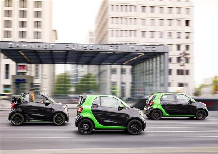 Au Mondial de Paris (du 1er au 16 octobre), Smart présentera les variantes électriques de ses Fortwo Coupé/Cabrio et Forfour