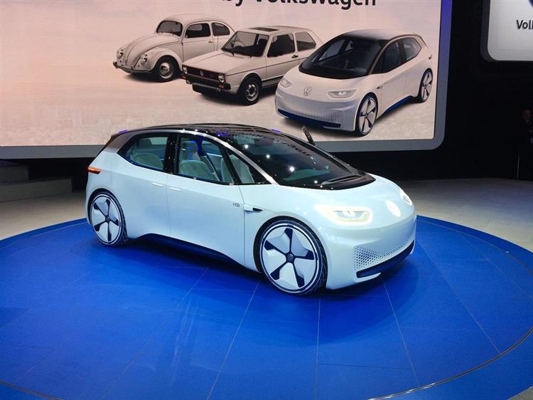 Volkswagen I.D. Concept : star électrique du stand parisien de la marque, le concept n’aura droit à une version de série qu’en 2020