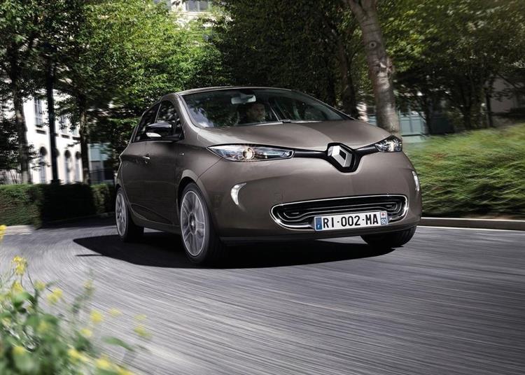 Dévoilée au Mondial de Paris, la nouvelle Renault ZOE offre une autonomie réelle de 300 km sur une seule charge