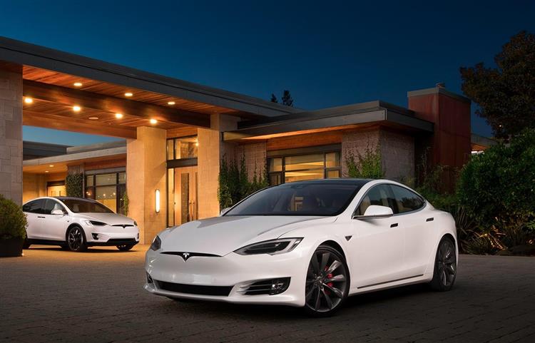 Grâce au Komfort Packet, la berline électrique Tesla Model S est désormais éligible à l’aide gouvernementale de 4 000 euros