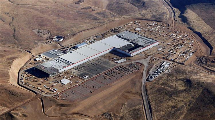 Implantée dans l’Etat du Nevada, la Gigafactory est appelée à devenir le plus important bâtiment industriel au monde