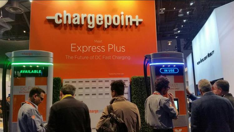 Au CES de Las Vegas, le constructeur et opérateur américain ChargePoint a dévoilé sa nouvelle borne 400 kW