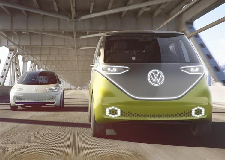 Préfiguration du futur minibus électrique, le Volkswagen I.D. BUZZ sera commercialisé deux ans après la compacte I.D.