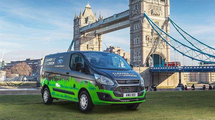 Commercialisé en 2019 sur le Vieux Continent, la version hybride rechargeable du Ford Transit sera d’abord testée à Londres pendant 1 an
