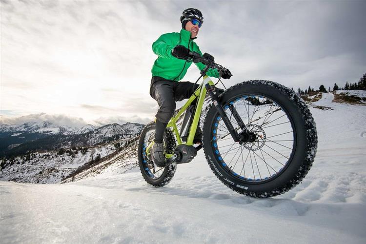 Equipé de pneus à clous, le Fat Bike à assistance électrique fait son apparition dans certaines stations de ski