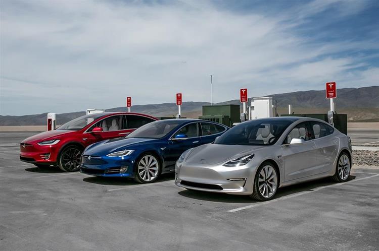 Aux Etats-Unis, plusieurs clients de Tesla Model 3 ont annoncé l’annulation de leurs commandes en raison des liens entre Elon Musk et Donald Trump