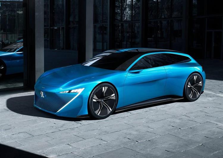 Autonome et hybride rechargeable, le concept Peugeot Instinct se dévoilera au grand public sur le salon de Genève