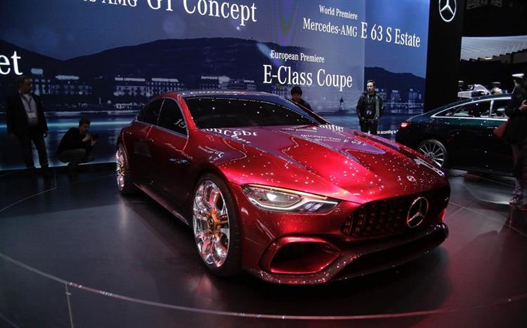 Au salon de Genève, AMG dévoile un concept de berline-coupé à motorisation hybride rechargeable de 800 ch