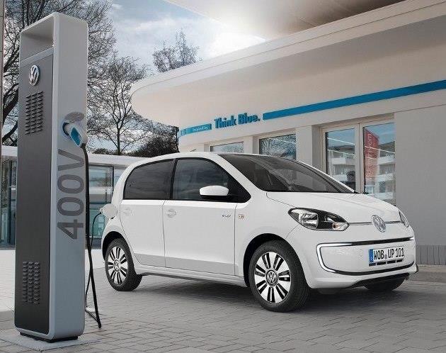 La citadine électrique Volkswagen e-up! se recharge en 4-6 heures sur une Wallbox et en 7-9 heures sur une prise de courant classique