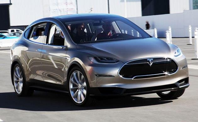 Troisième véhicule électrique du constructeur californien, la Tesla Model X sera commercialisée fin 2014 aux alentours de 80 000 euros