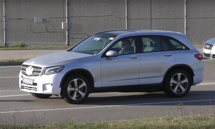 Déclinaison hydrogène du SUV, le Mercedes GLC F-Cell vient d’être surpris sur route ouverte