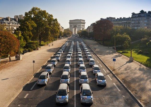 Anne Hidalgo, candidate PS à la Mairie de Paris, fait de la voiture électrique l’un des axes majeurs de sa campagne