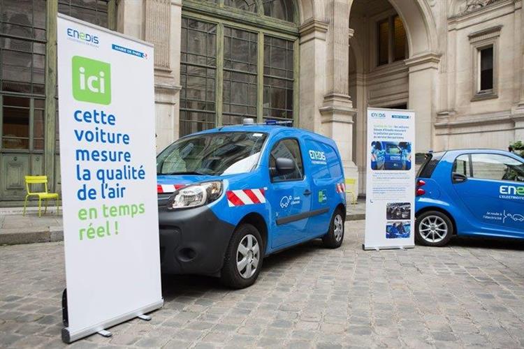 Pour lutter contre la pollution de l’air responsable de 6 500 décès prématurés chaque année sur le Grand Paris, 300 véhicules bardés de capteurs vont sillonner la capitale