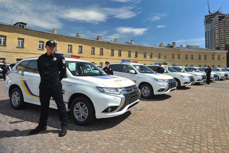 Pour réduire ses émissions de CO2, la police ukrainienne a fait l’acquisition de 635 Mitsubishi Outlander PHEV, des SUV à motorisation hybride rechargeable