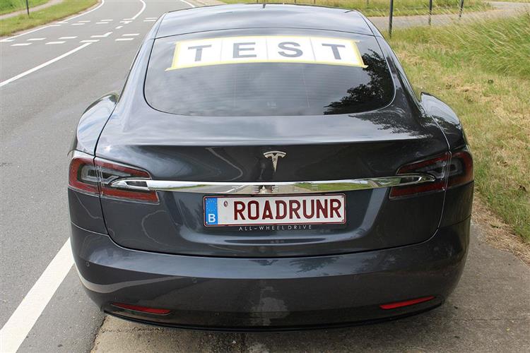 Deux Belges viennent de battre le record d’autonomie d’une Tesla Model S en parcourant 901,2 km sur une seule charge et à une vitesse moyenne de 38 km/h