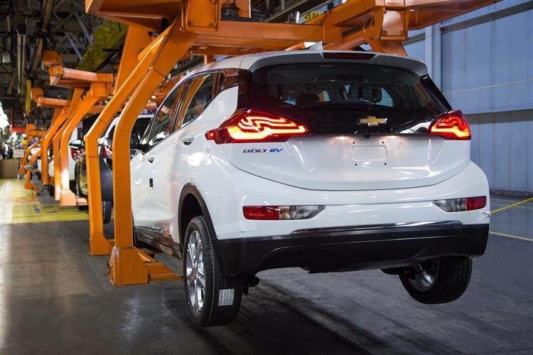 General Motors vient d’annoncer la mise en pause de la production de ses modèles électriques Chevrolet Bolt EV et Opel Ampera-e