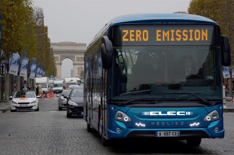 Les 4 500 bus diesel de la région seront-ils remplacés à 80 % par des bus électriques ? Si la RATP y est favorable, l’exécutif de l’ex STIF se montre beaucoup plus prudent