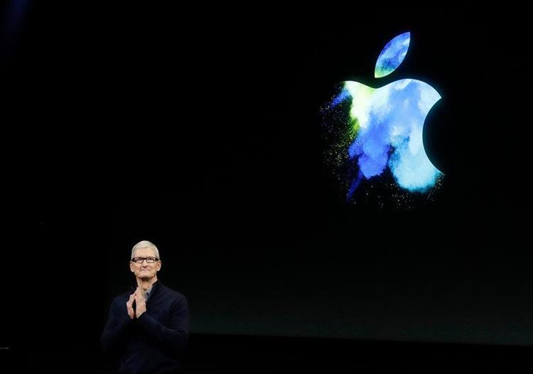 En lieu et place d’un véhicule électrique et autonome flanqué du logo à la pomme, Apple se concentre sur le développement d’un bus autonome (crédits : Marcio Jose Sanchez/Associated Press)