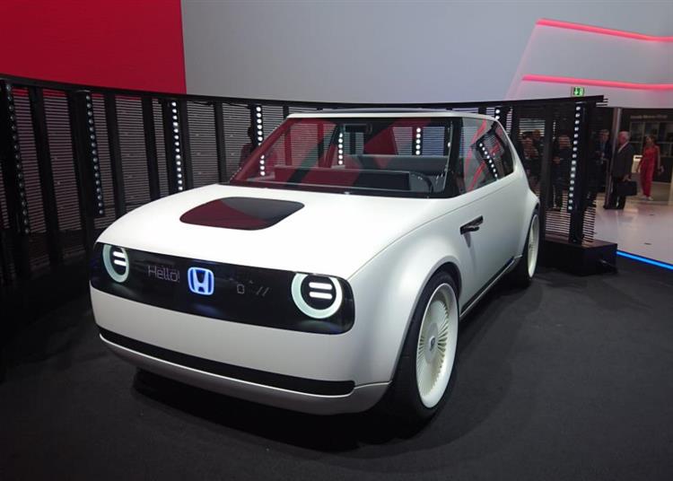 Au salon de Francfort, le concept électrique Honda Urban EV séduit avec sa bouille néo-rétro inspirée de la Golf 1 et de la Civic 1