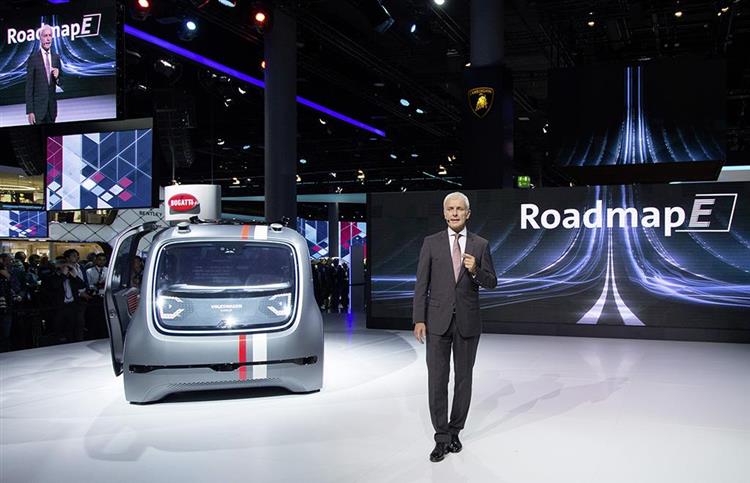 Dans sa course à la voiture électrique, le groupe Volkswagen va doubler ses investissements et lancer 80 nouveaux modèles « zéro émission » d’ici 2025