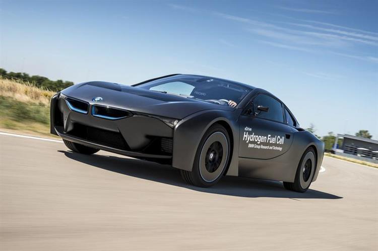 Le constructeur confirme la mise en production en petite série d’un véhicule électrique dopé à l’hydrogène à l’horizon 2022