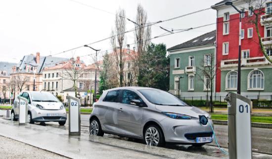 Les frais d’abonnement Autolib’ Recharge Véhicules Tiers sont offerts par Renault jusqu’au 28 février 2014
