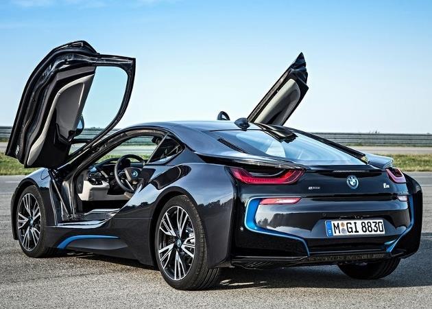 5l/100 km pour 362 ch : grâce à sa technologie hybride rechargeable, la BMW i8 consomme moitié moins que ses homologues thermiques