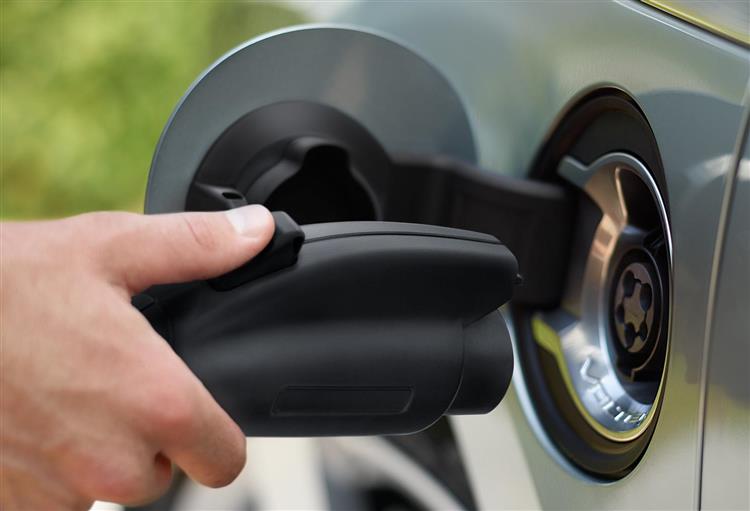 Avec son offre Vert Electrique, EDF réplique à Engie sur le marché de la fourniture d’électricité verte pour véhicules électriques
