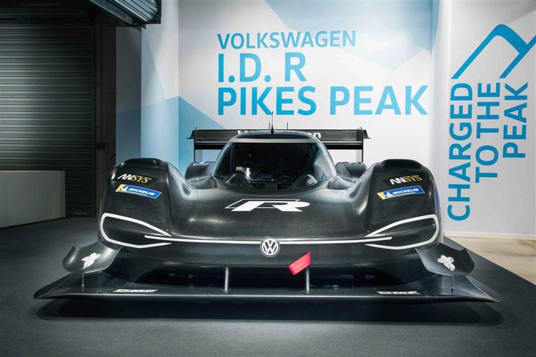 Volkswagen vient de dévoiler la version de série de son I.D. R, un véhicule électrique ultra-performant qui sera engagé dans la course de côte de Pikes Peak