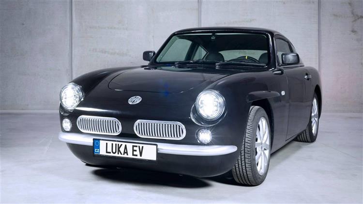 Né en République tchèque, le coupé Luka EV est animé par 4 moteurs électriques développant une puissance totale de 68 ch