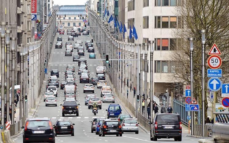 En 2008 et 2013 alors que le niveau de pollution détecté était deux fois supérieur à la limite légale, la ville de Bruxelles a coupé les capteurs jugés défaillants