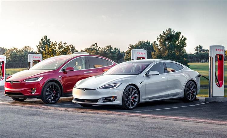 En Europe, Tesla a installé plus de 3 500 bornes de recharge rapide, dont 500 en France