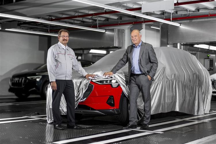 Le premier exemplaire de l’Audi e-tron quattro est sorti des chaînes de production du site de Bruxelles Forest le 3 septembre