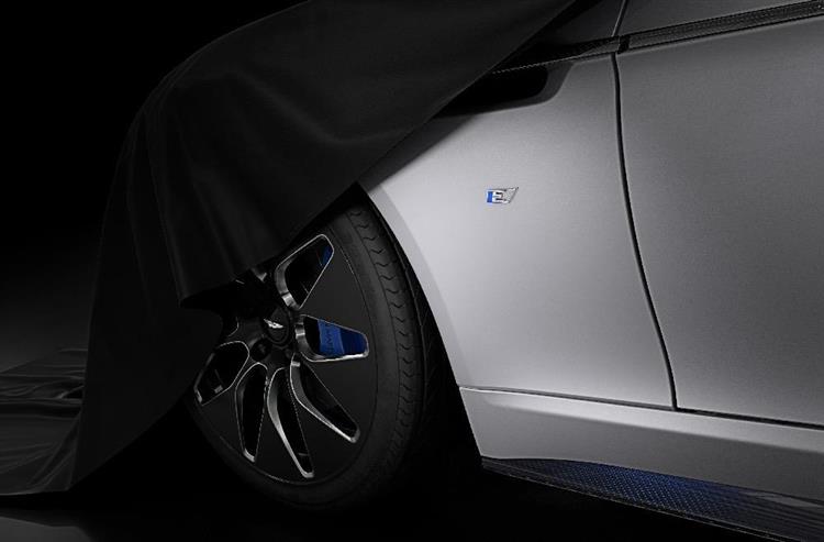 Assemblée l’an prochain à 155 exemplaires, l’Aston Martin Rapide E offrira une autonomie WLTP de 320 km