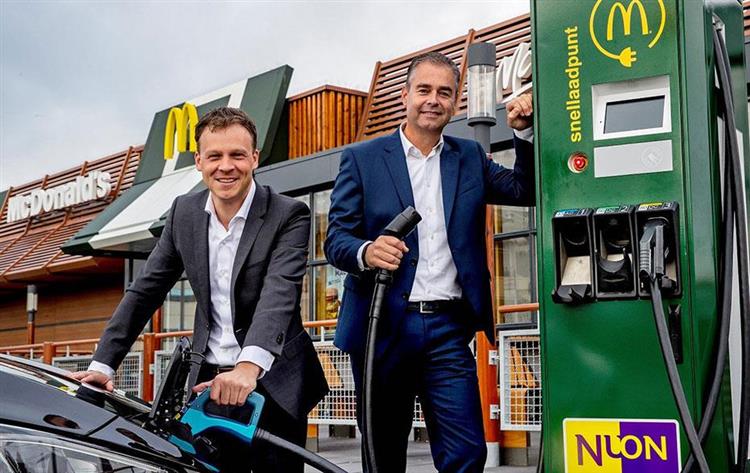 D’ici 2021, chaque restaurant McDonalds doté d’un Drive sera équipé d’une borne de recharge rapide