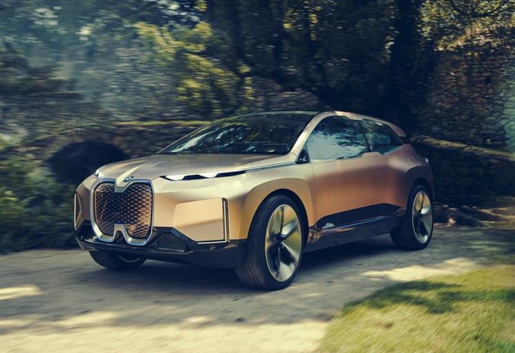 Futur porte-drapeau des modèles électriques de BMW, le concept inaugure la cinquième génération de la chaîne de traction « zéro émission » du groupe