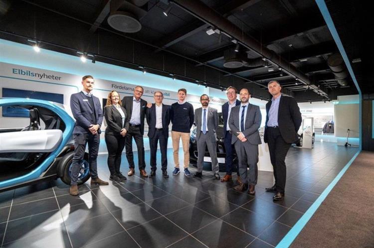 Depuis son ouverture mi-février, le premier showroom dédié à la gamme électrique de Renault a accueilli plus de 20 000 visiteurs