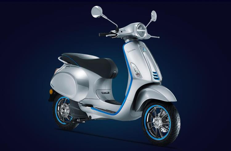 Le groupe Piaggio a ouvert ce matin le carnet de commandes de son premier scooter électrique, la Vespa Elettrica