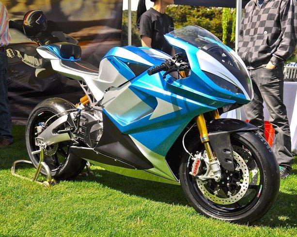 La Lightning Motorcycles LS-218 rejoint le cercle très fermé des motos électriques performantes : Voxan Wattman, Brammo Empulse R, …