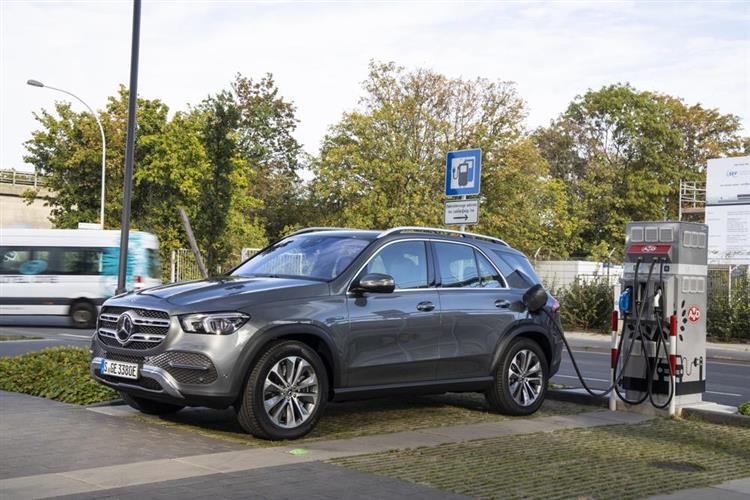 Doté d’une batterie de 31 kWh, le nouveau Mercedes GLE hybride rechargeable offre une autonomie électrique d’environ 100 km
