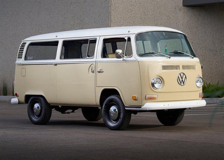 Offrant une autonomie réelle de 200 km, le prototype électrique basé sur un Volkswagen Combi de 1972 est exposé au Petersen Automotive Museum