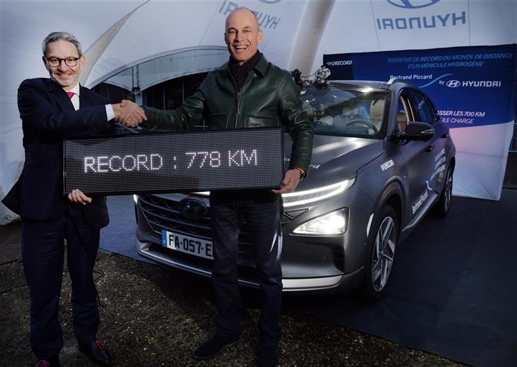 Au volant d’un Hyundai NEXO, le suisse Bertrand Piccard a parcouru 778 km avec un seul plein d’hydrogène