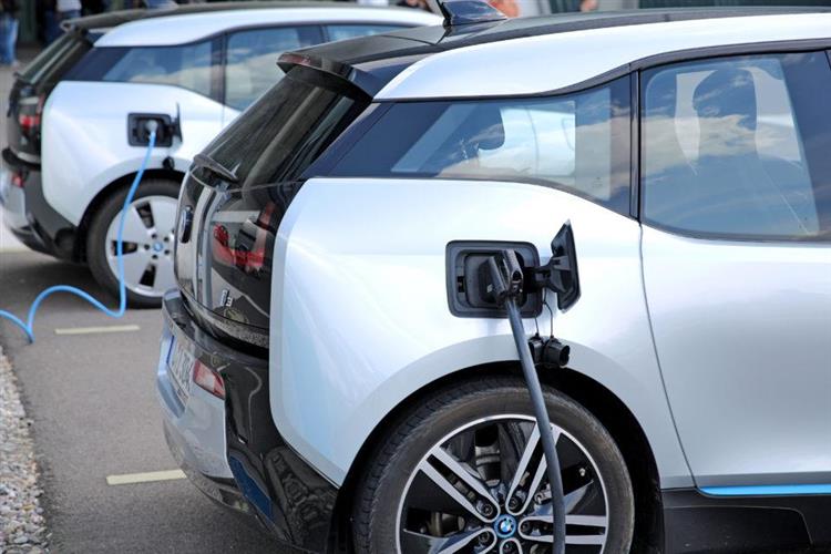 D’ici 2025, BMW aura besoin de 7 fois plus de Lithium pour la confection de batteries pour véhicules électriques