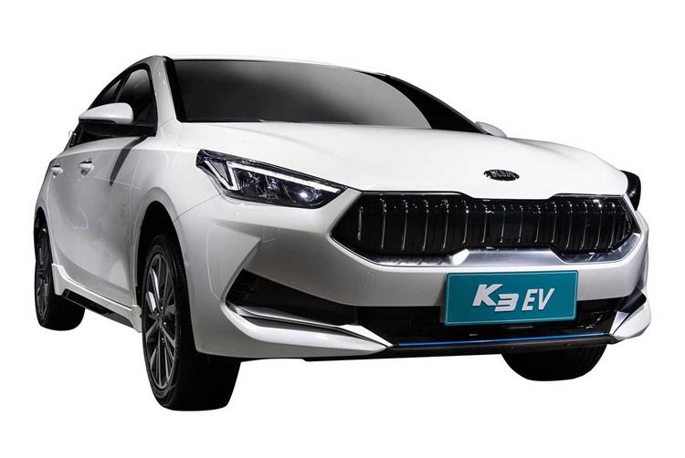 Partageant sa chaîne de traction avec la Hyundai Lafesta EV, la berline électrique signée Kia embarquera une batterie de 56,5 kWh